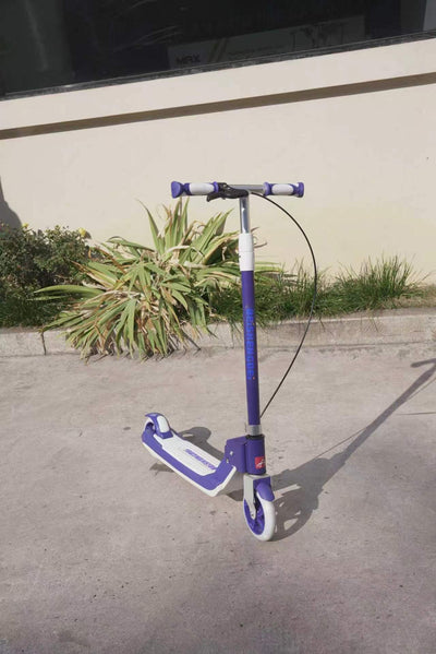 Kids’ scooter (non-electric)